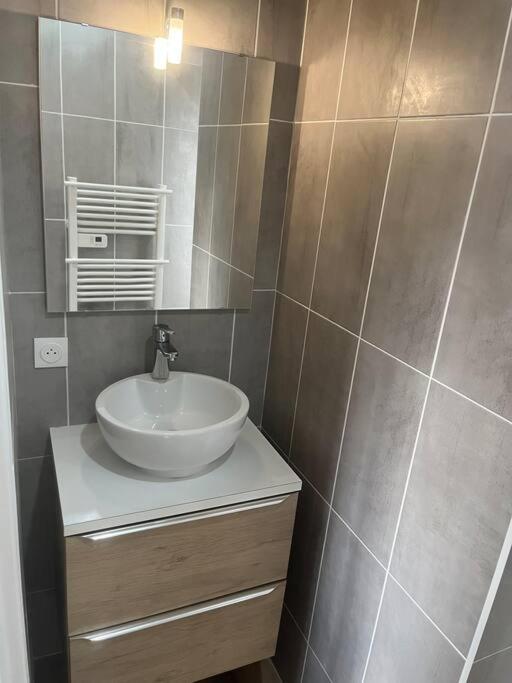 Verdi Studio Cosy Au Calme Parking Gratuit Chasse-sur-Rhone Exterior photo